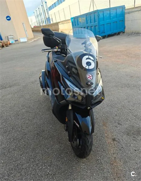 Kymco X-Town CT 300 – Vista 2