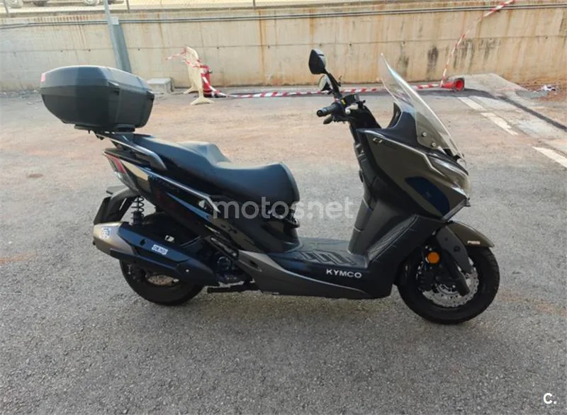 Kymco X-Town CT 300 – Vista 4