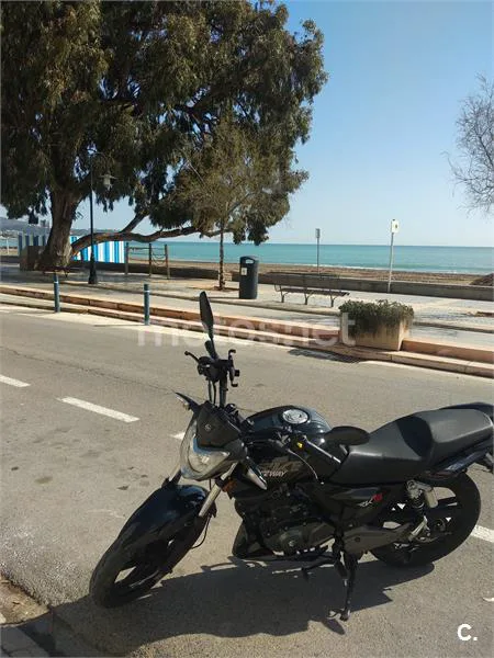 Keeway RKS 125 Sport – Vista 3