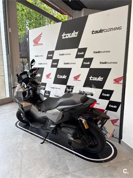 Honda ADV 350 – Vista 3
