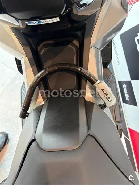 Honda ADV 350 – Vista 5
