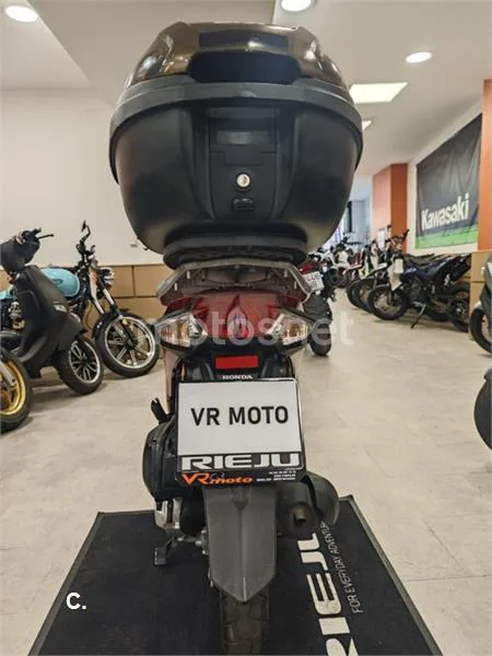 Honda Vision – Vista 10