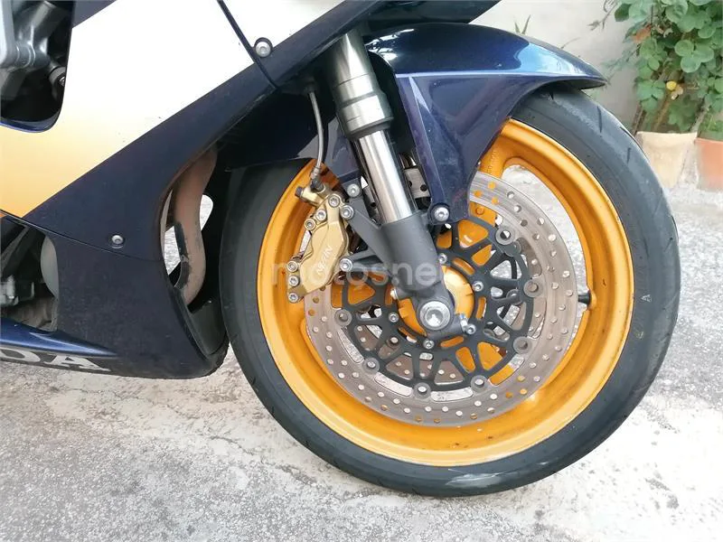 Honda CBR 900 RR Fireblade – Vista 3