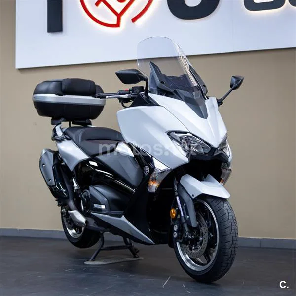 Yamaha TMAX – Vista 2