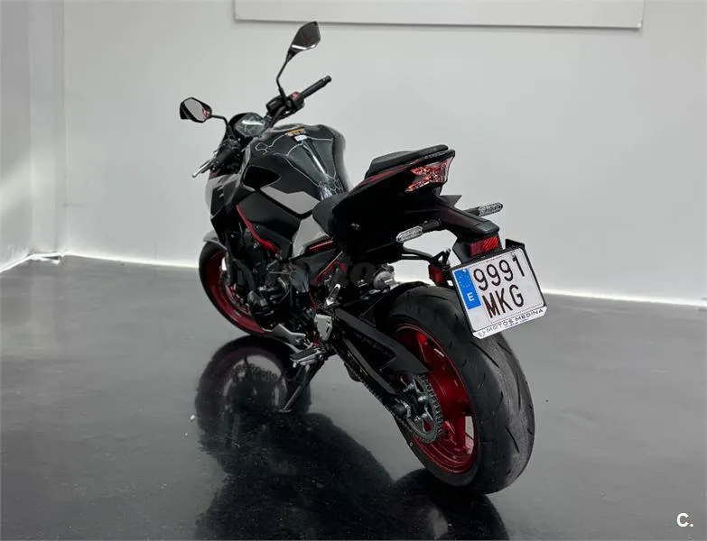 Kawasaki Z900 – Vista 3