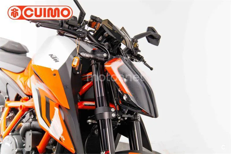 KTM 1290 Super Duke R – Vista 11