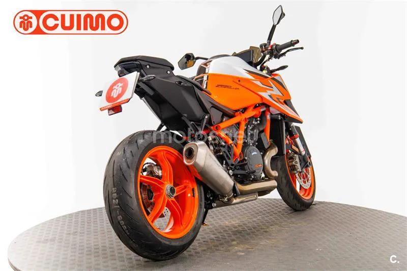 KTM 1290 Super Duke R – Vista 4