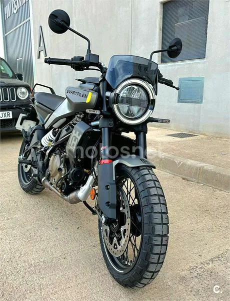 Husqvarna Svartpilen 125 – Vista 3