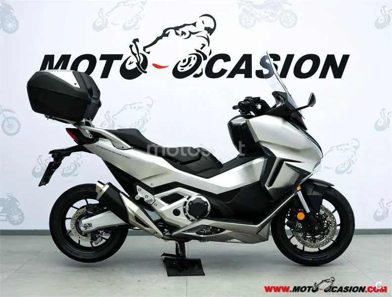 Honda Forza 750 – Vista 2