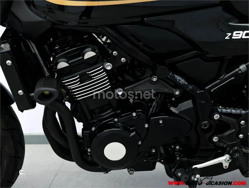 Kawasaki Z900 RS – Vista 10
