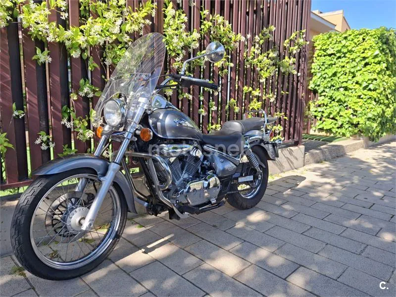 Suzuki Intruder 250 – Vista 2