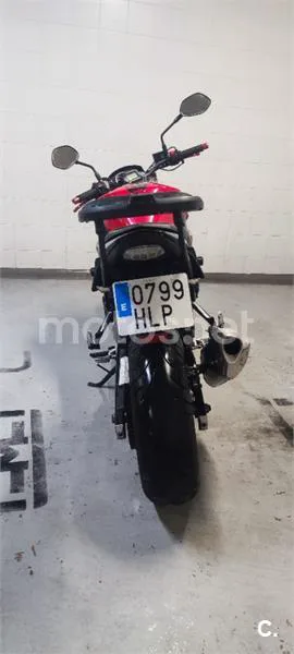 Suzuki GSR 750 – Vista 3