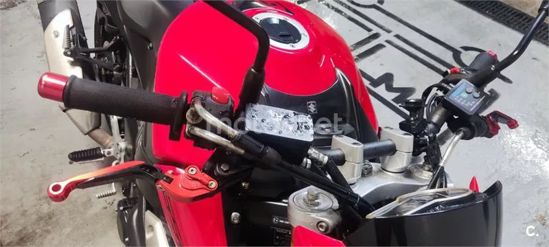 Suzuki GSR 750 – Vista 10