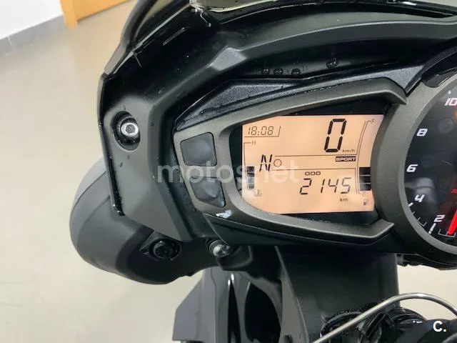 Triumph Street Triple 765 – Vista 4