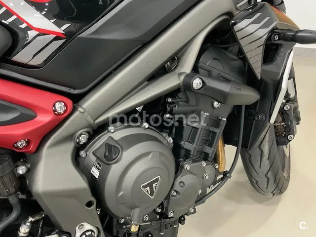 Triumph Street Triple 765 – Vista 8
