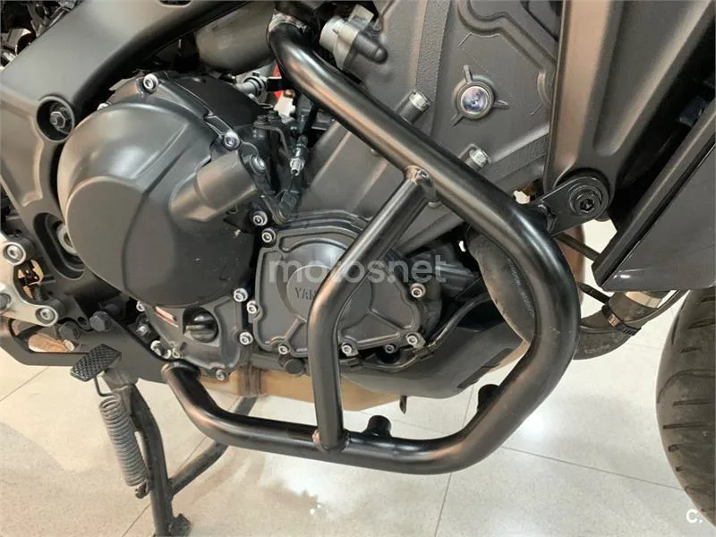Yamaha Tracer 9 – Vista 16