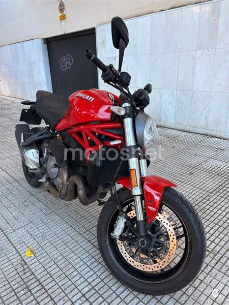 Ducati Monster 821 – Vista 4