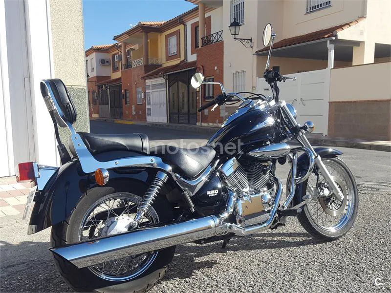 Suzuki Intruder 250 – Vista 3