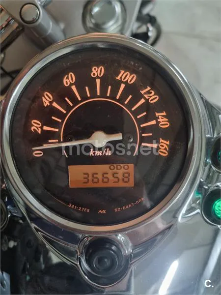 Suzuki Intruder 250 – Vista 7