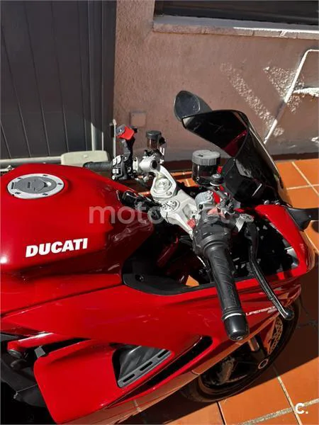 Ducati SuperSport – Vista 2