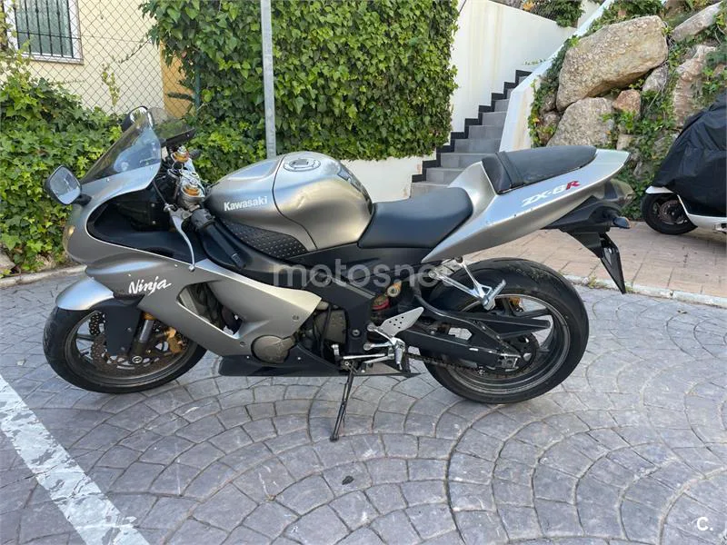 Kawasaki Ninja ZX-6R - Vista 3