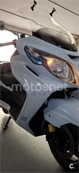 Suzuki Burgman 400 – Vista 2