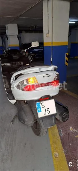 Suzuki Burgman 400 – Vista 6