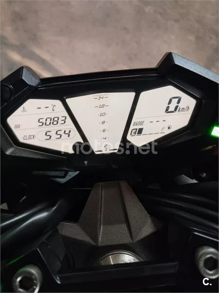 Kawasaki Z800 - Vista 3