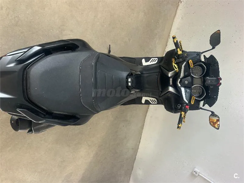 Yamaha TMAX – Vista 3