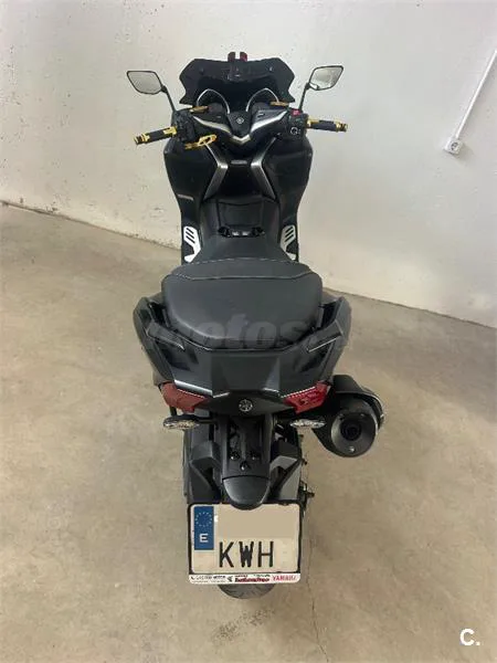 Yamaha TMAX – Vista 4
