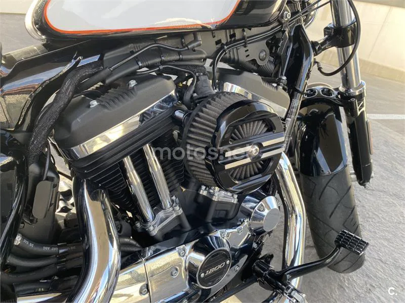 Harley-Davidson Sportster Forty-Eight – Vista 9