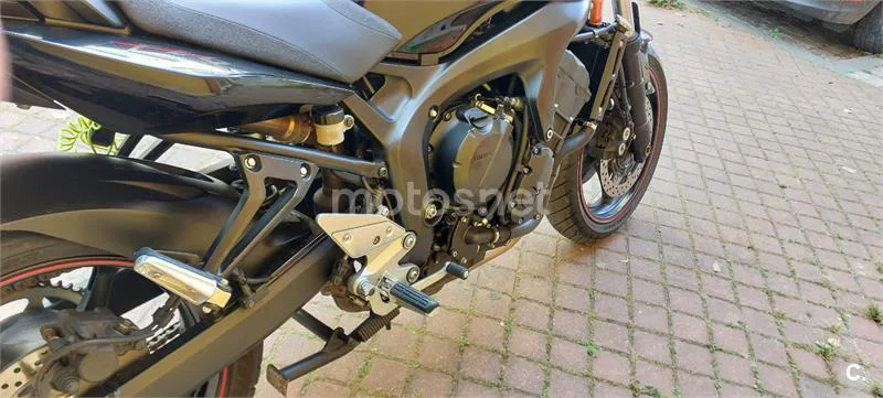 Yamaha FZ6 S2 – Vista 7