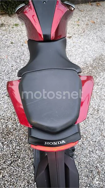 Honda CB 125 R – Vista 4