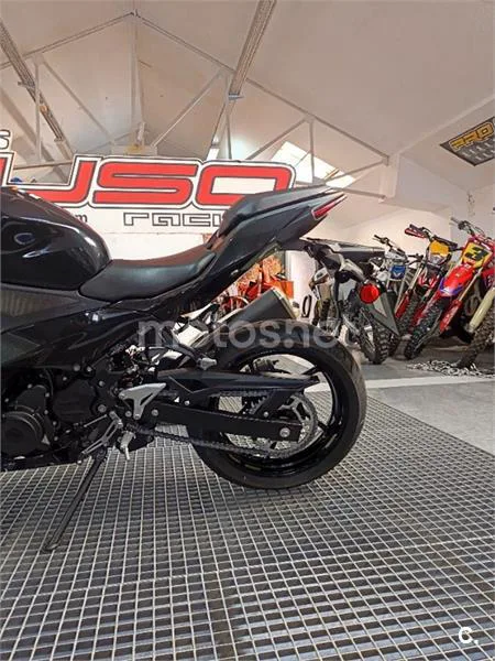 Kawasaki Ninja 500 – Vista 12