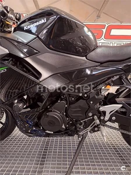 Kawasaki Ninja 500 – Vista 13