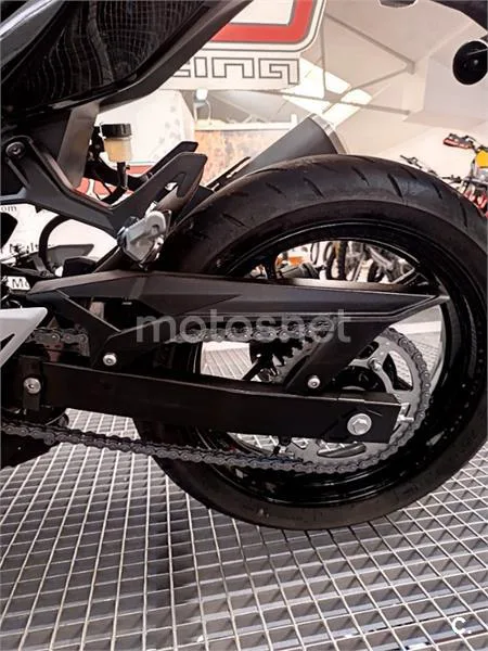 Kawasaki Ninja 500 – Vista 14