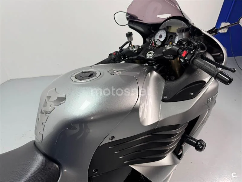 Kawasaki ZZR 1400 – Vista 11