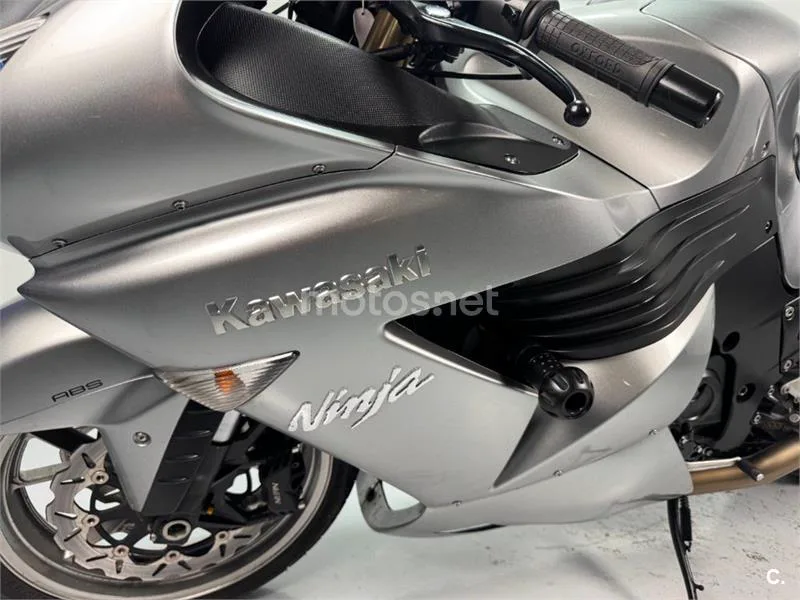 Kawasaki ZZR 1400 – Vista 17