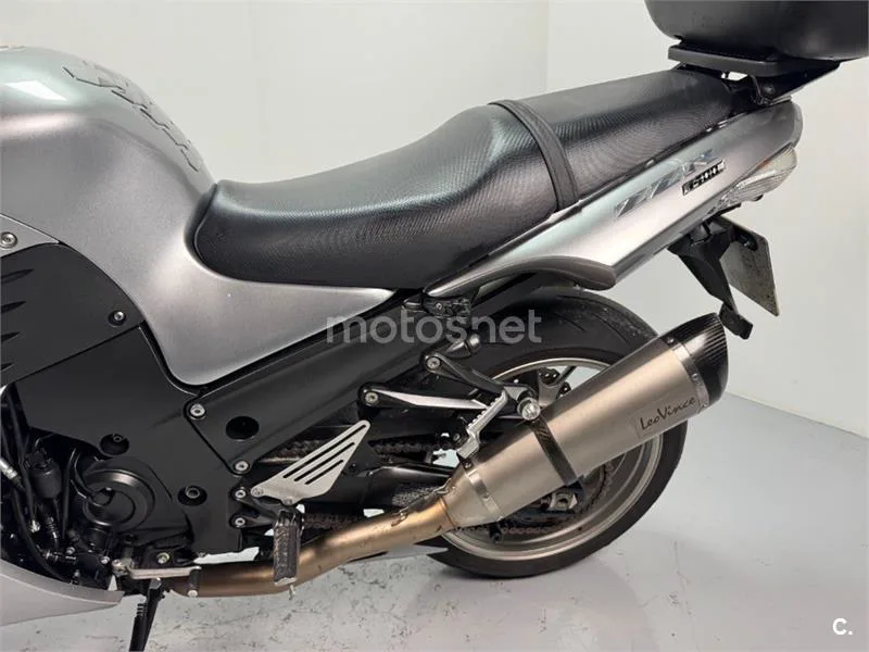 Kawasaki ZZR 1400 – Vista 19