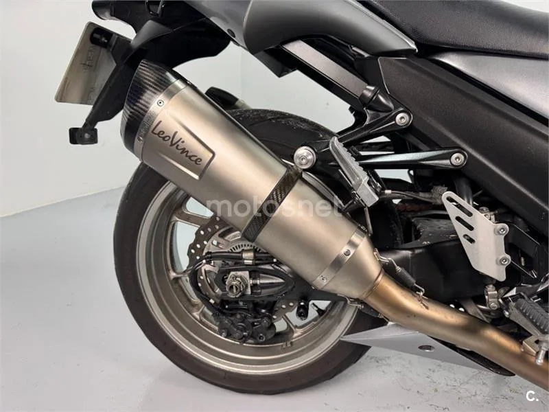 Kawasaki ZZR 1400 – Vista 9