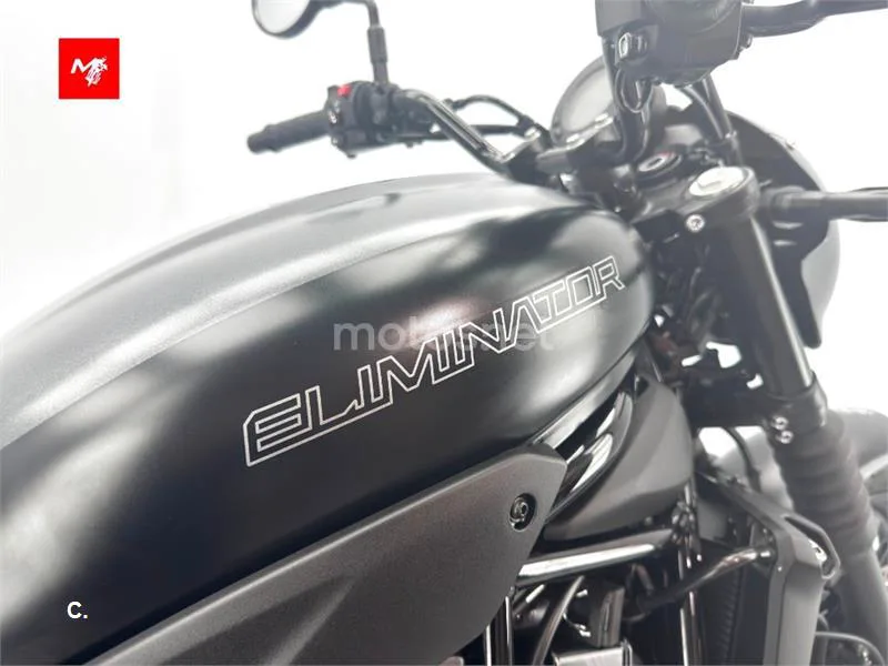 Kawasaki Eliminator 500 – Vista 17