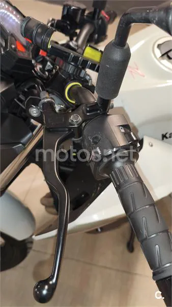 Kawasaki Z400 – Vista 4