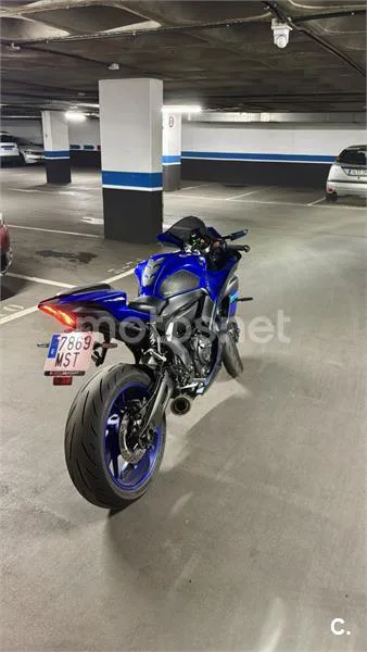 Yamaha R7 – Vista 7