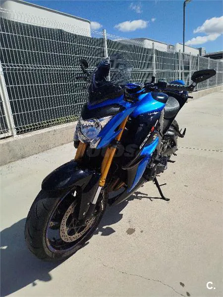 Suzuki GSX-S – Vista 7