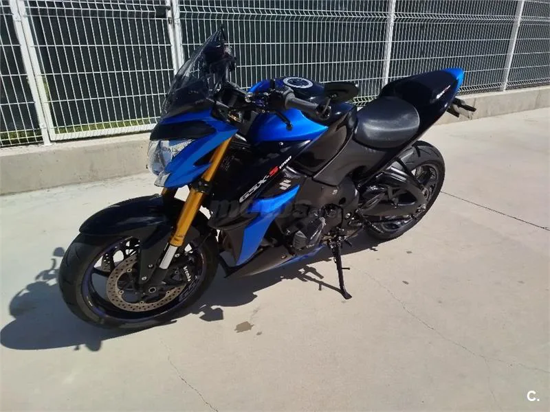 Suzuki GSX-S – Vista 8