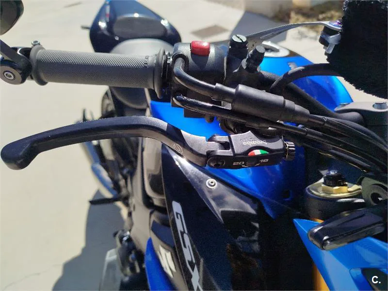 Suzuki GSX-S – Vista 10