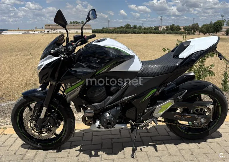 Kawasaki Z800 – Vista 3
