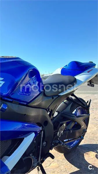 Suzuki GSX-R600 - Vista 12