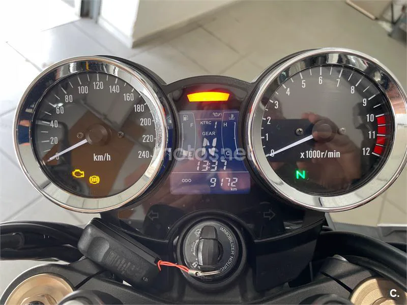 Kawasaki Z900RS - Vista 8