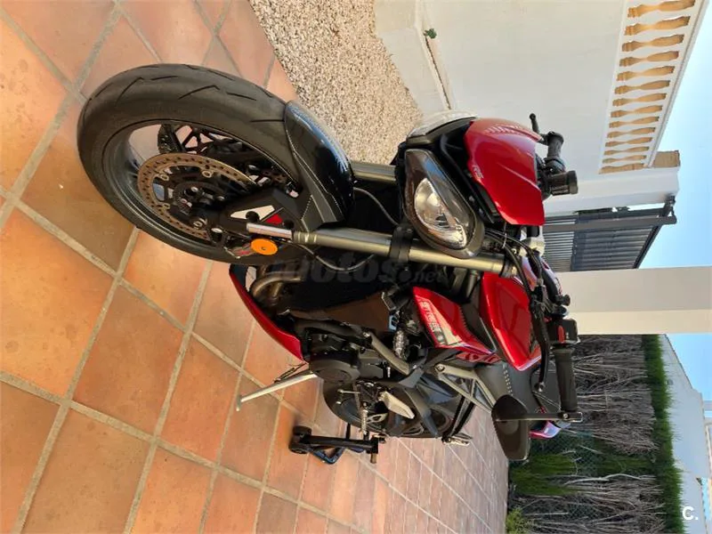 Triumph Street Triple 765 – Vista 2